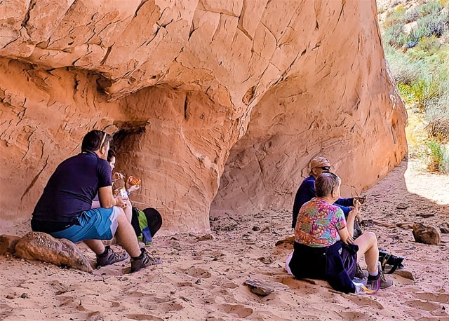 utah arizona border lunch