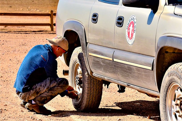 utah arizona border tire check